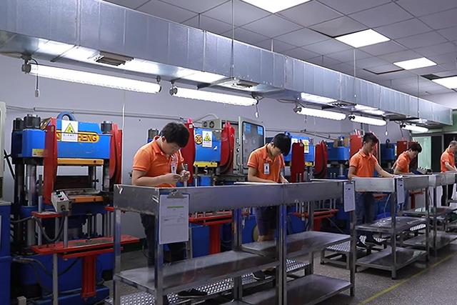 《海原县人民政府》：家门口学手艺，，，，，，稳就业促增收