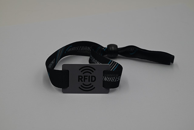 什么是手腕带卡，，，，，手腕带卡有什么特点