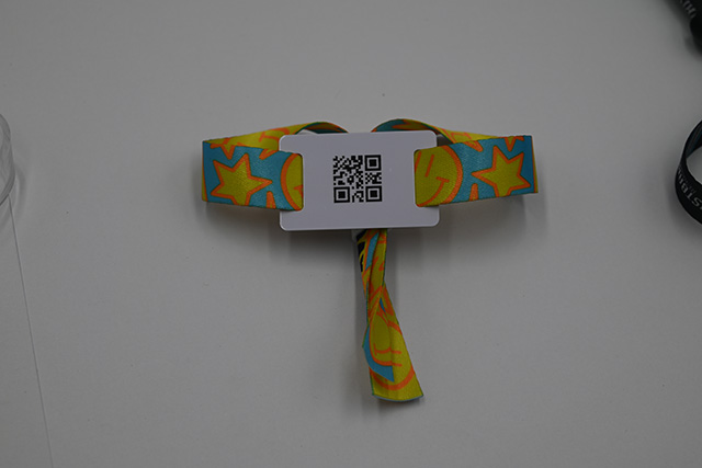 腕带式有源钥匙卡扣，，，，利便又适用！