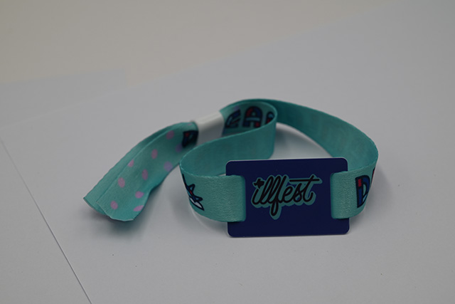 CPU卡简介，，，，，CPU卡和非接触式IC卡的区别