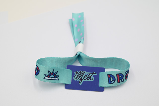 PVC卡的工艺怎么做？？？？？？