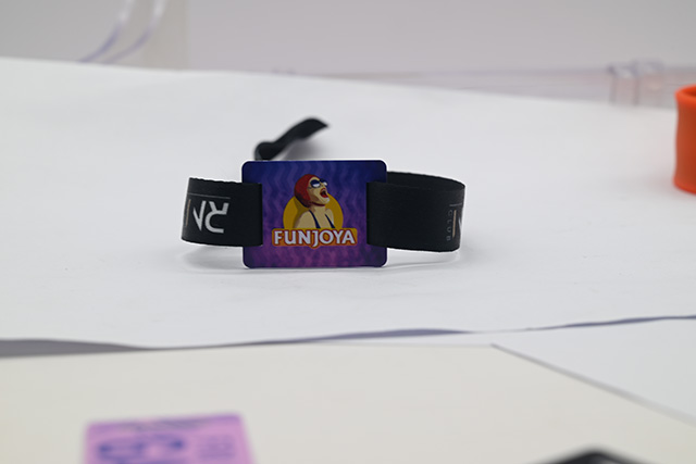 滴胶型的公交滴胶卡见过吗？？？？？？